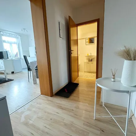 Fully Equipped With Balcony 아파트 *