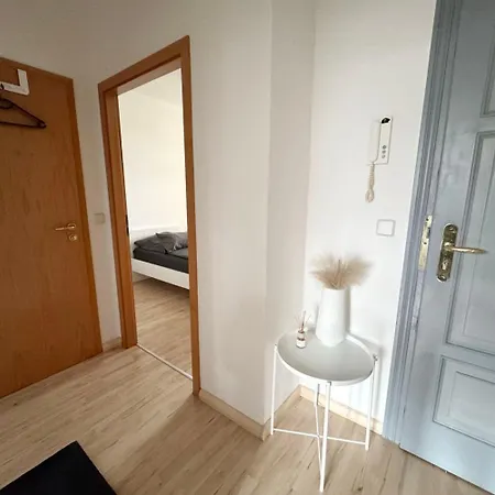 아파트 Fully Equipped With Balcony