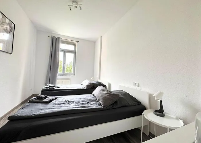 Fully Equipped With Balcony * צוויקאו