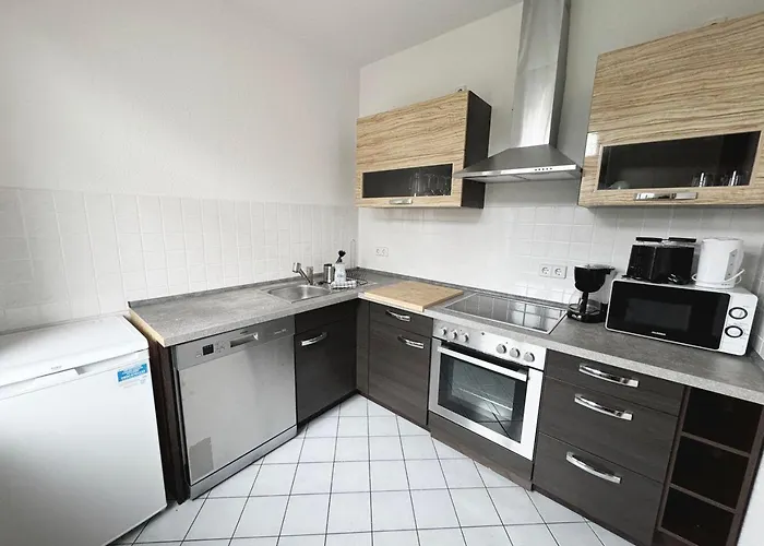 Fully Equipped With Balcony צוויקאו