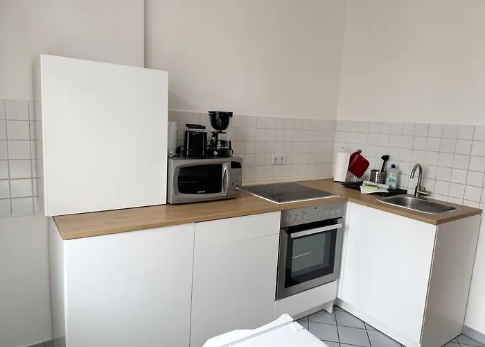 Fully Equipped With Balcony צוויקאו