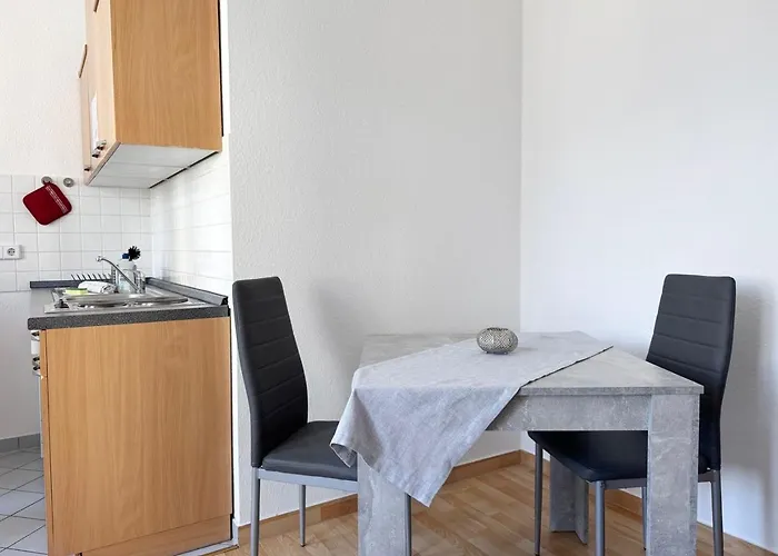 Fully Equipped With Balcony דירה